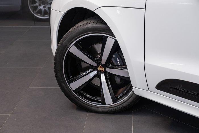 2024 Porsche Macan T