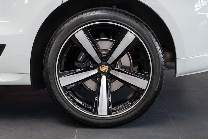 2024 Porsche Macan T