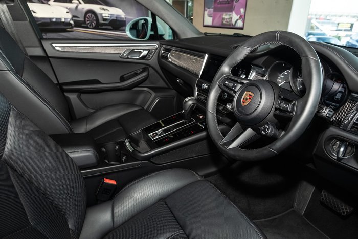 2024 Porsche Macan T