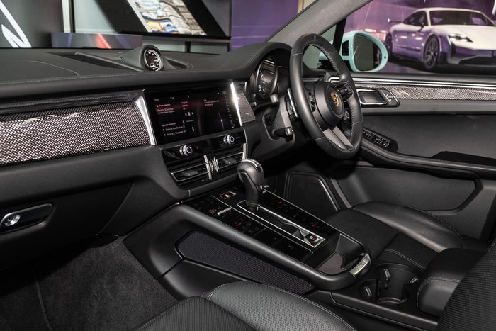 2024 Porsche Macan T