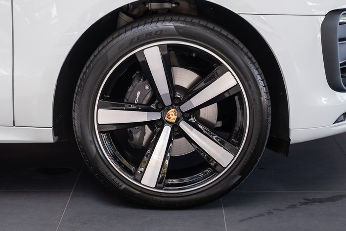 2024 Porsche Macan T