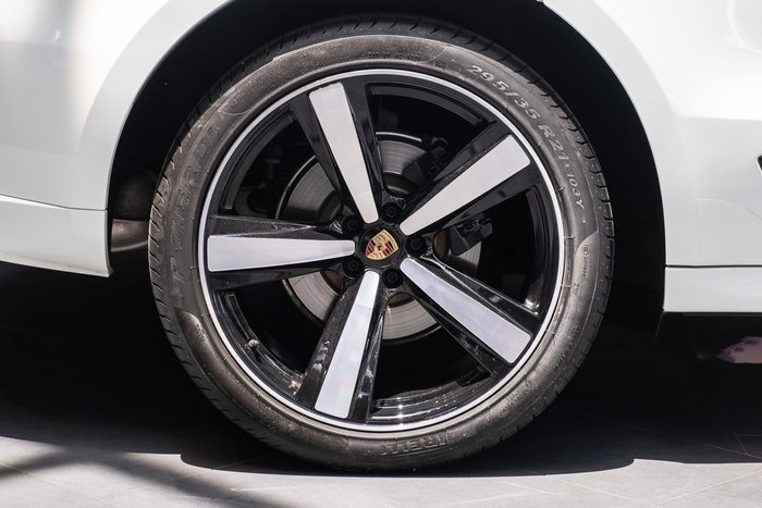 2024 Porsche Macan T