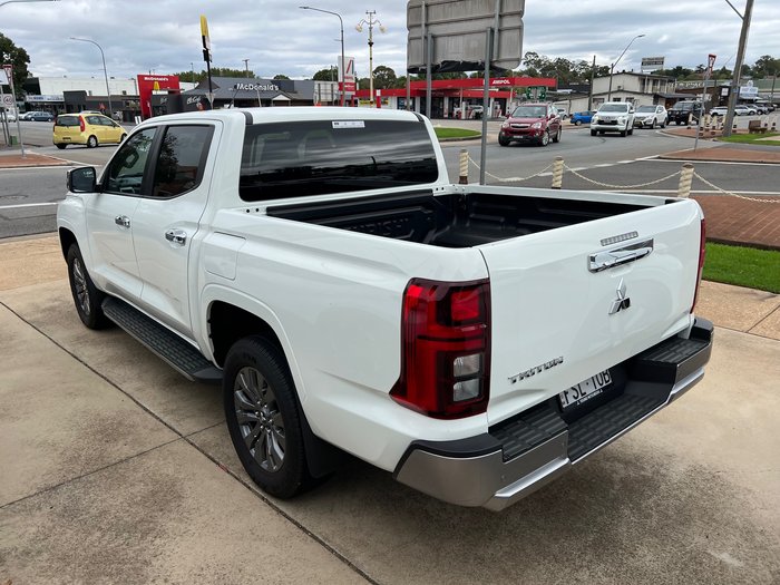 2024 MITSUBISHI TRITON GLS