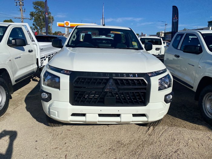 2026 MITSUBISHI Triton GLX