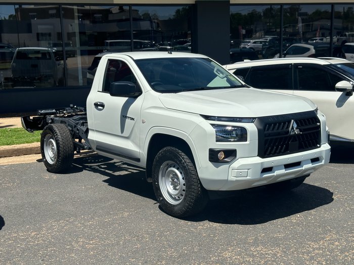 2025 MITSUBISHI TRITON