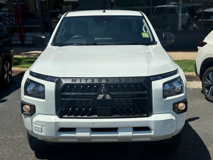 2025 MITSUBISHI TRITON GLX