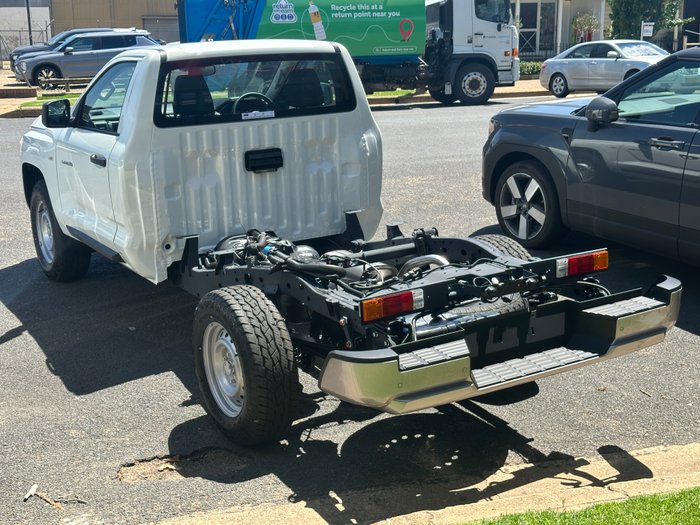 2025 MITSUBISHI TRITON GLX