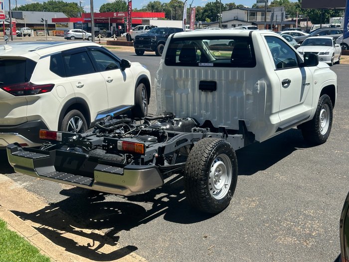 2025 MITSUBISHI TRITON GLX