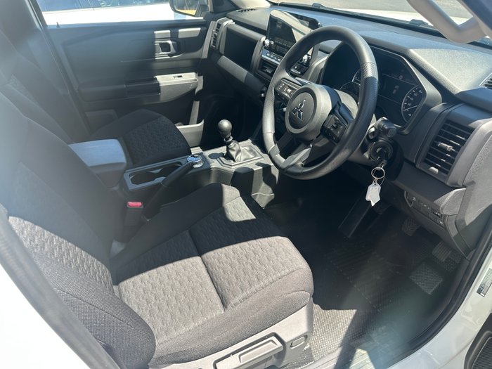 2025 MITSUBISHI TRITON GLX