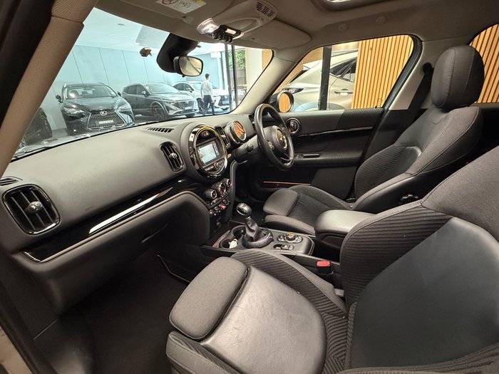 2017 MINI COUNTRYMAN COOPER