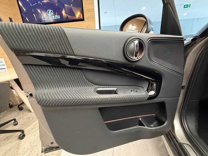 2017 MINI COUNTRYMAN COOPER