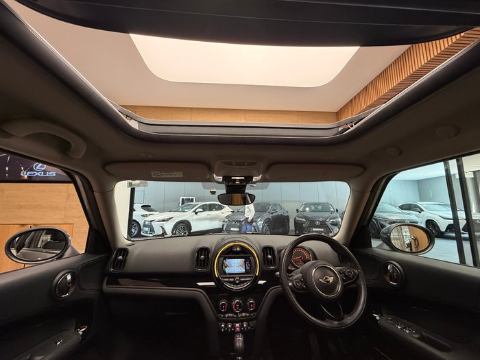 2017 MINI COUNTRYMAN COOPER