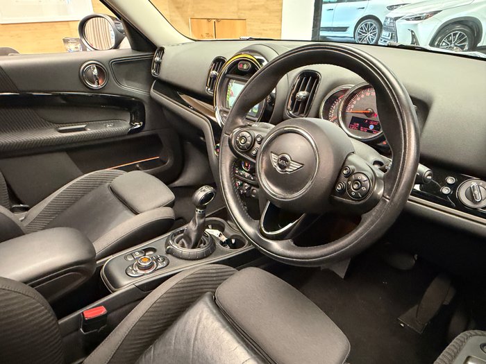 2017 MINI COUNTRYMAN COOPER