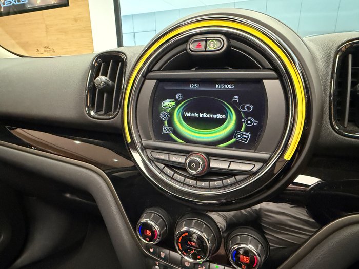 2017 MINI COUNTRYMAN COOPER