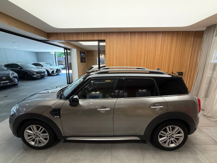 2017 MINI COUNTRYMAN COOPER
