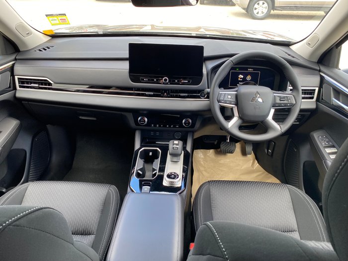 2025 MITSUBISHI Outlander LS