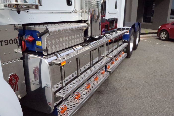2025 KENWORTH T Series T909 T18 White