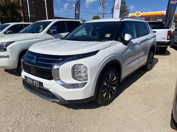 2025 MITSUBISHI Outlander LS
