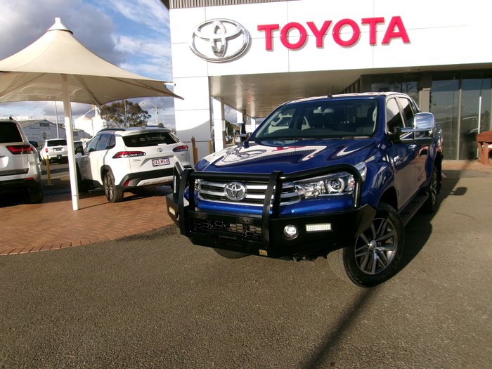 2018 TOYOTA HILUX SR5 (4x4)