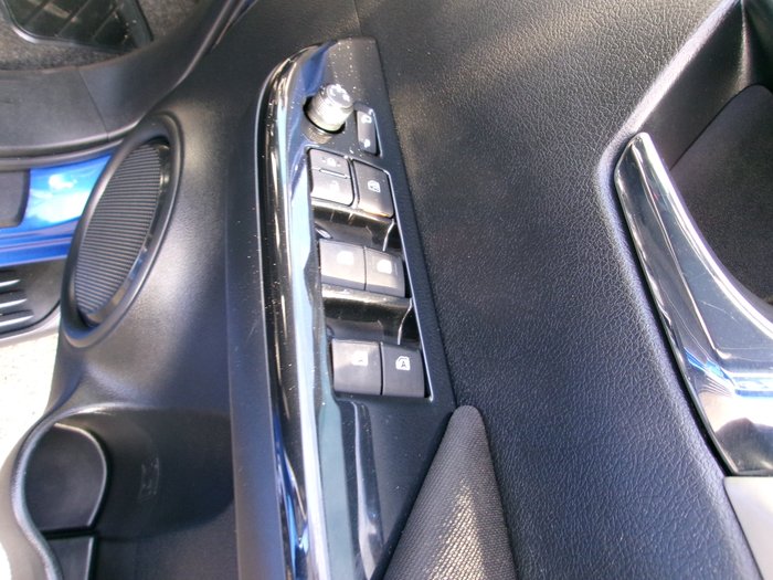 2018 TOYOTA HILUX SR5 (4x4)