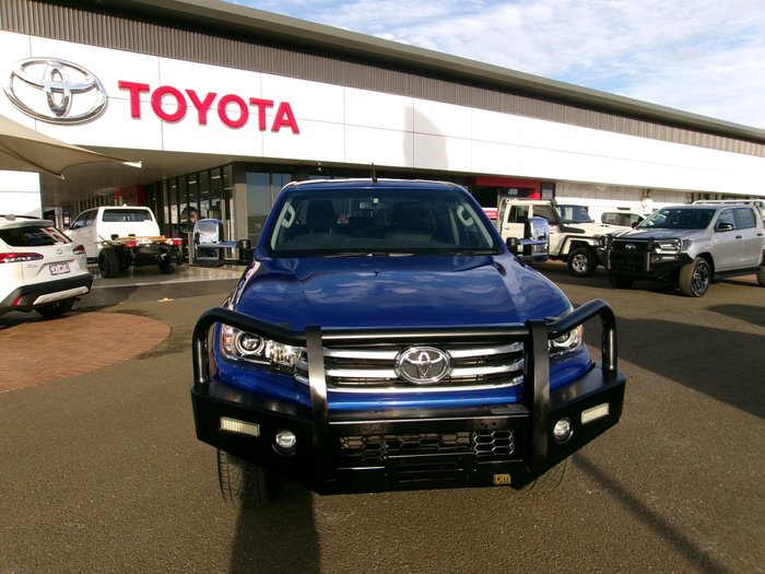 2018 TOYOTA HILUX SR5 (4x4)