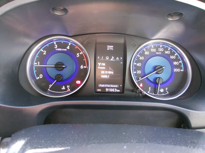 2018 TOYOTA HILUX SR5 (4x4)