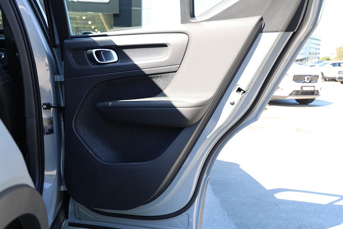 2024 Volvo XC40 Ultra B4 Bright