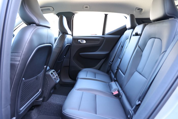 2024 Volvo XC40 Ultra B4 Bright
