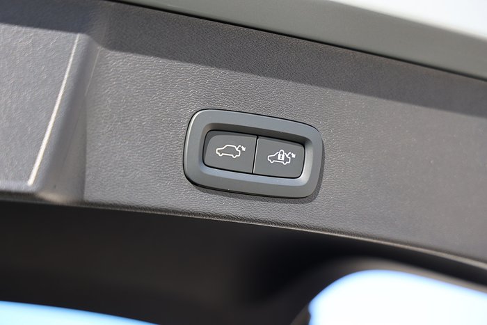 2024 Volvo XC40 Ultra B4 Bright