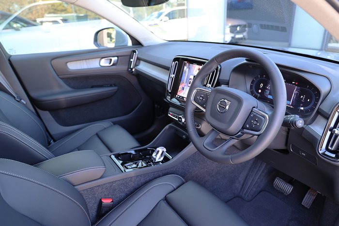 2024 Volvo XC40 Ultra B4 Bright