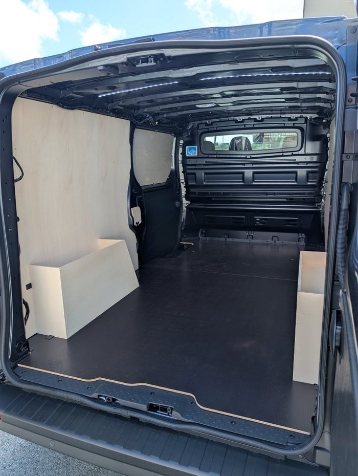 2025 RENAULT TRAFIC LWB