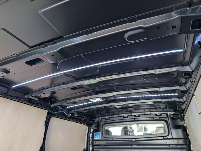 2025 RENAULT TRAFIC LWB