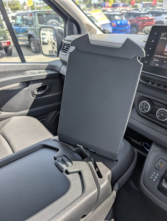 2025 RENAULT TRAFIC LWB