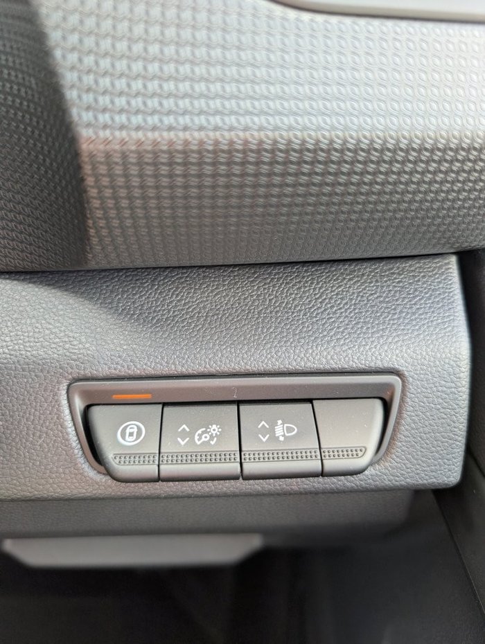 2025 RENAULT TRAFIC LWB