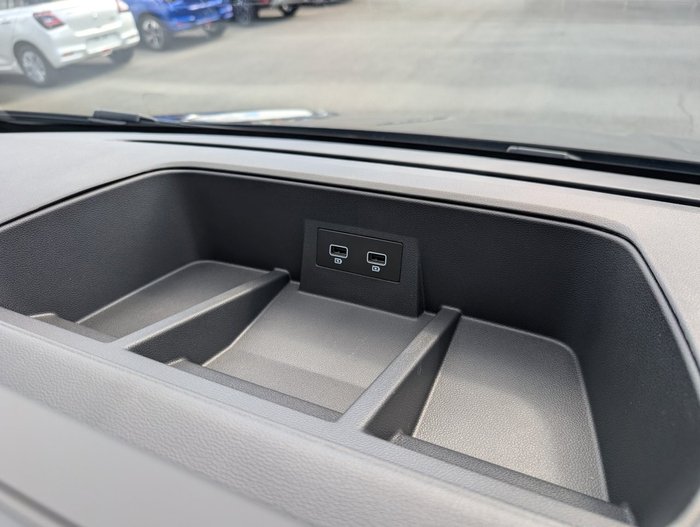 2025 RENAULT TRAFIC LWB