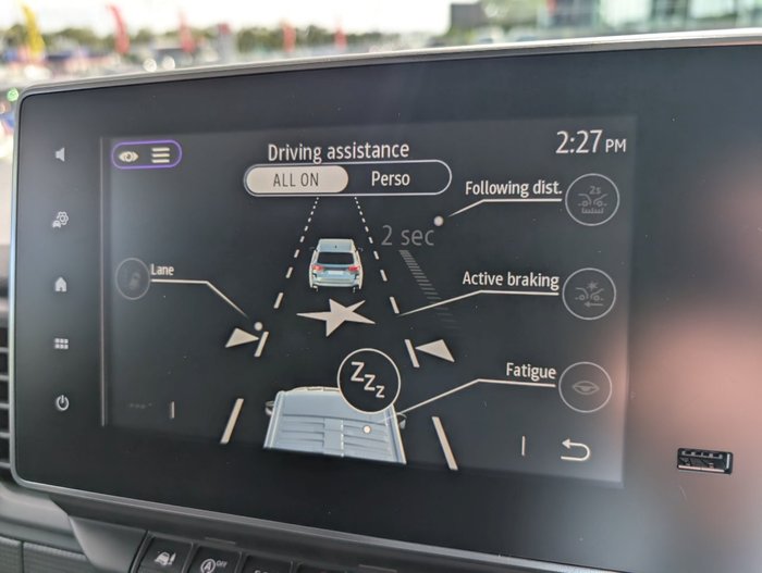 2025 RENAULT TRAFIC LWB