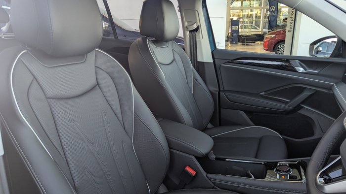 2026 VOLKSWAGEN Tiguan ELEGANCE