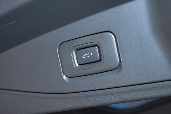 2025 Isuzu MU-X LS-T