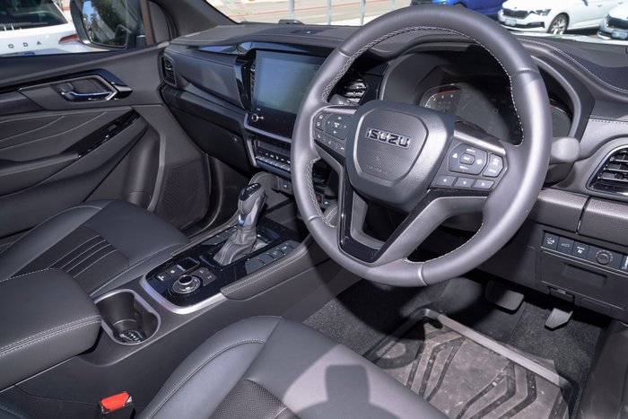 2025 Isuzu MU-X LS-T