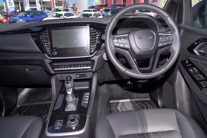 2025 Isuzu MU-X LS-T