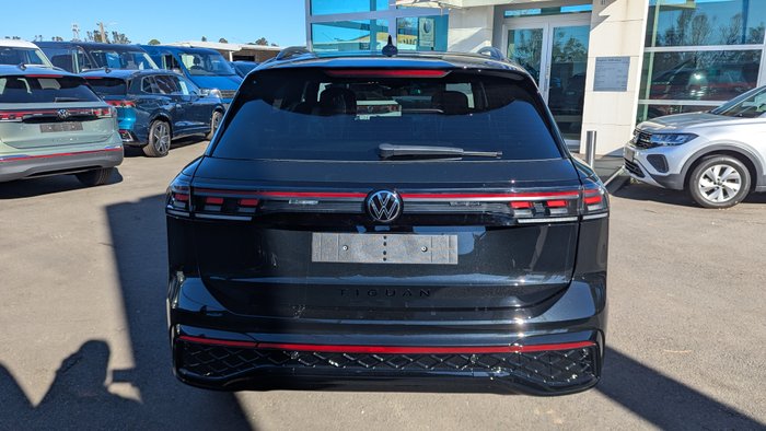 2026 VOLKSWAGEN Tiguan R-LINE