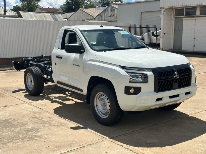 2025 MITSUBISHI TRITON