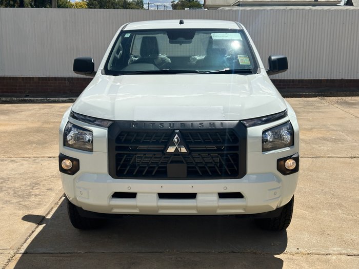 2025 MITSUBISHI TRITON GLX