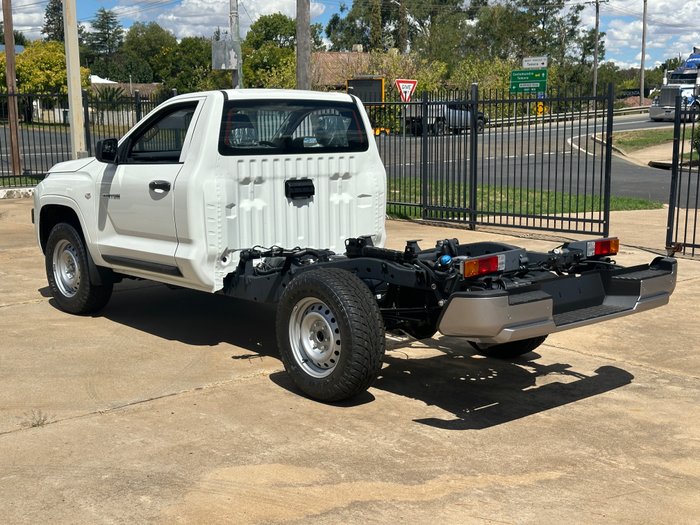 2025 MITSUBISHI TRITON GLX