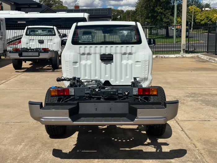 2025 MITSUBISHI TRITON GLX