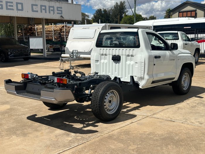 2025 MITSUBISHI TRITON GLX