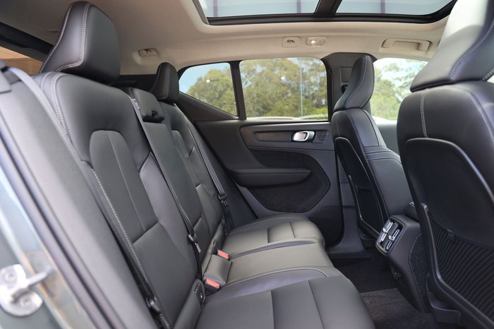2026 Volvo XC40 Plus B4