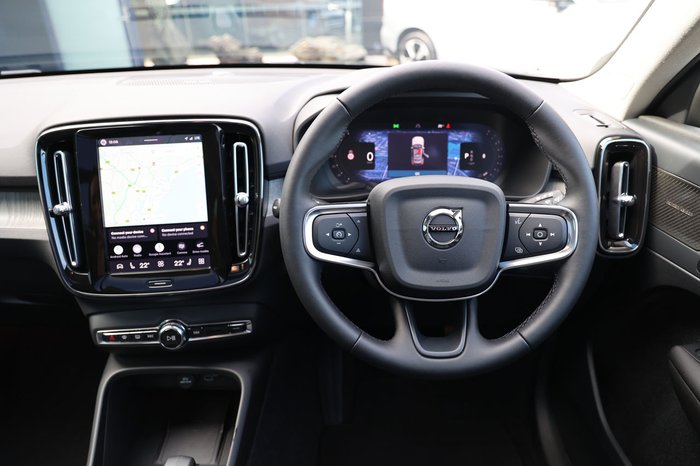 2026 Volvo XC40 Plus B4