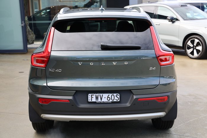 2026 Volvo XC40 Plus B4
