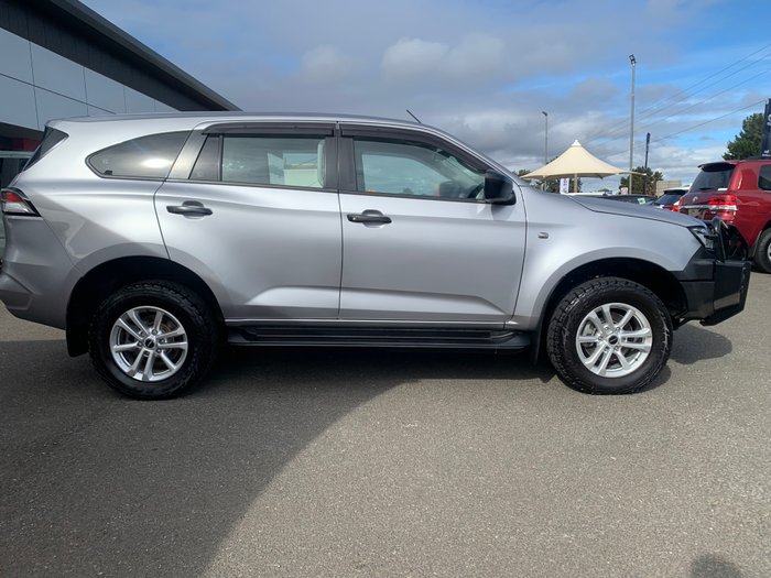 2021 ISUZU MU-X LS-M (4x4)